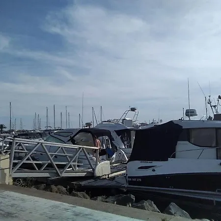 Avec Jardin, Piscine, Sauna, Proche De La Et Du Village Naturiste * Agde