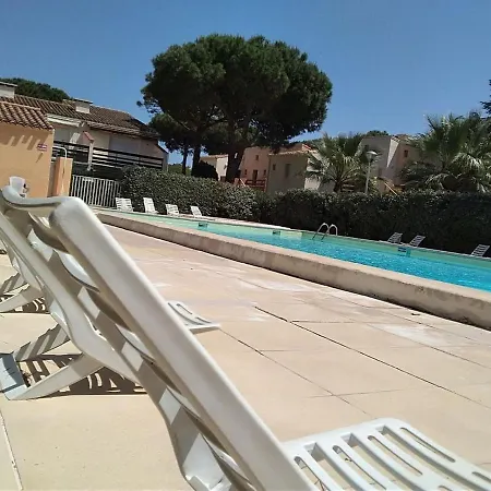 Avec Jardin, Piscine, Sauna, Proche De La Et Du Village Naturiste